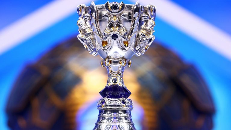 DRX and T1 on stage during the Worlds 2022 final