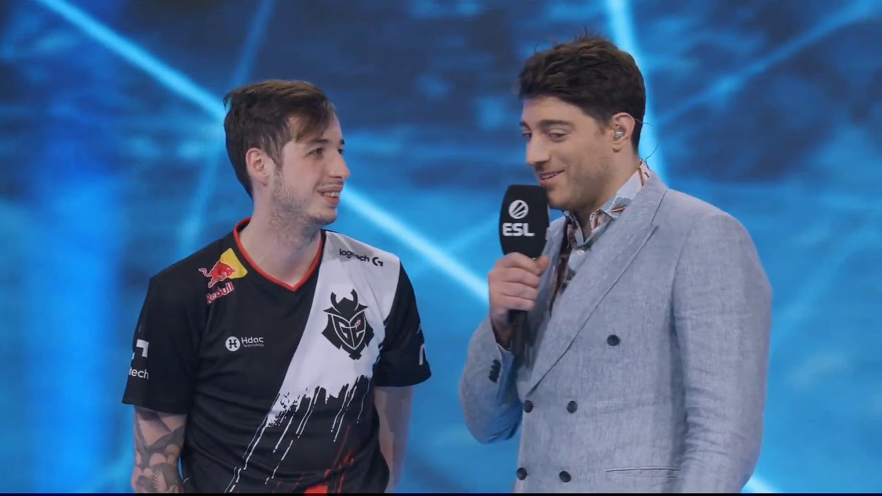 NAVI players lifting the IEM Katowice 2020 trophy