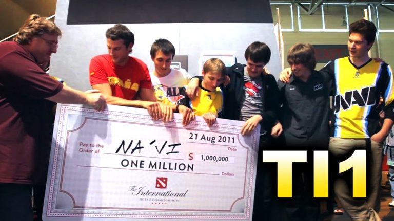 NAVI and EHOME competing in the first International final