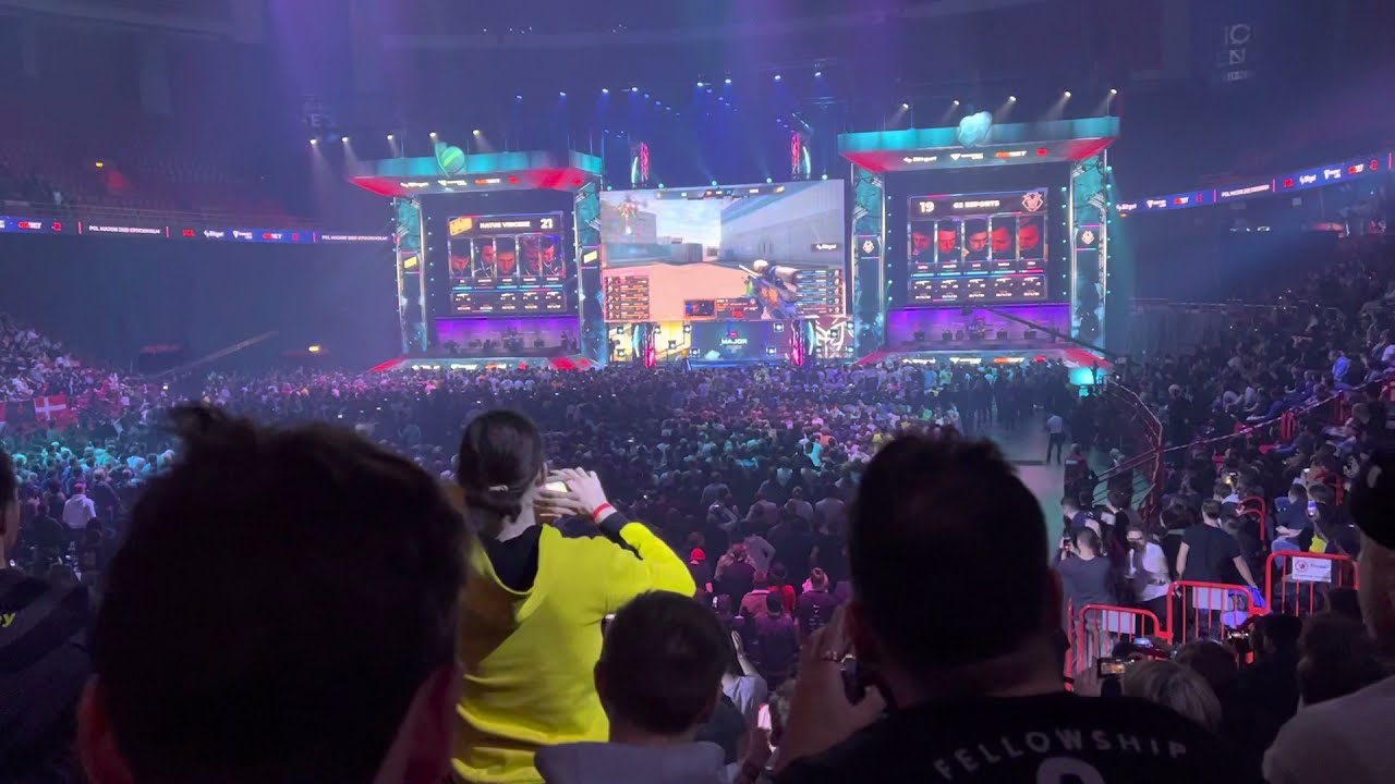 NAVI and G2 players in the Stockholm Major final